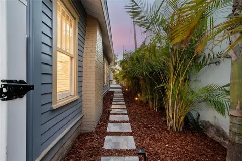 322 11th Avenue N St Petersburg FL 33701