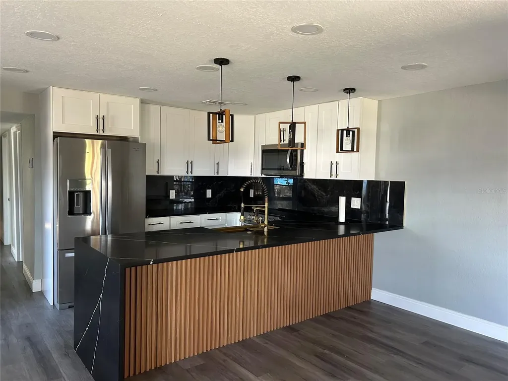 2119 E Ellicott Tampa FL 33610