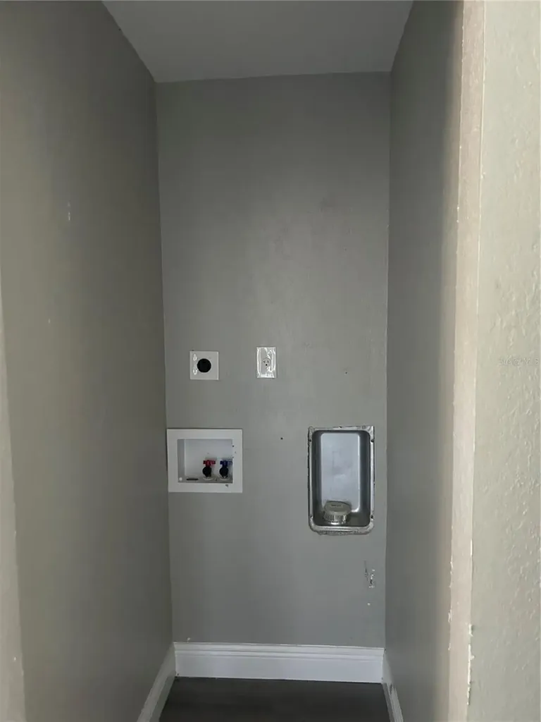 2119 E Ellicott Tampa FL 33610