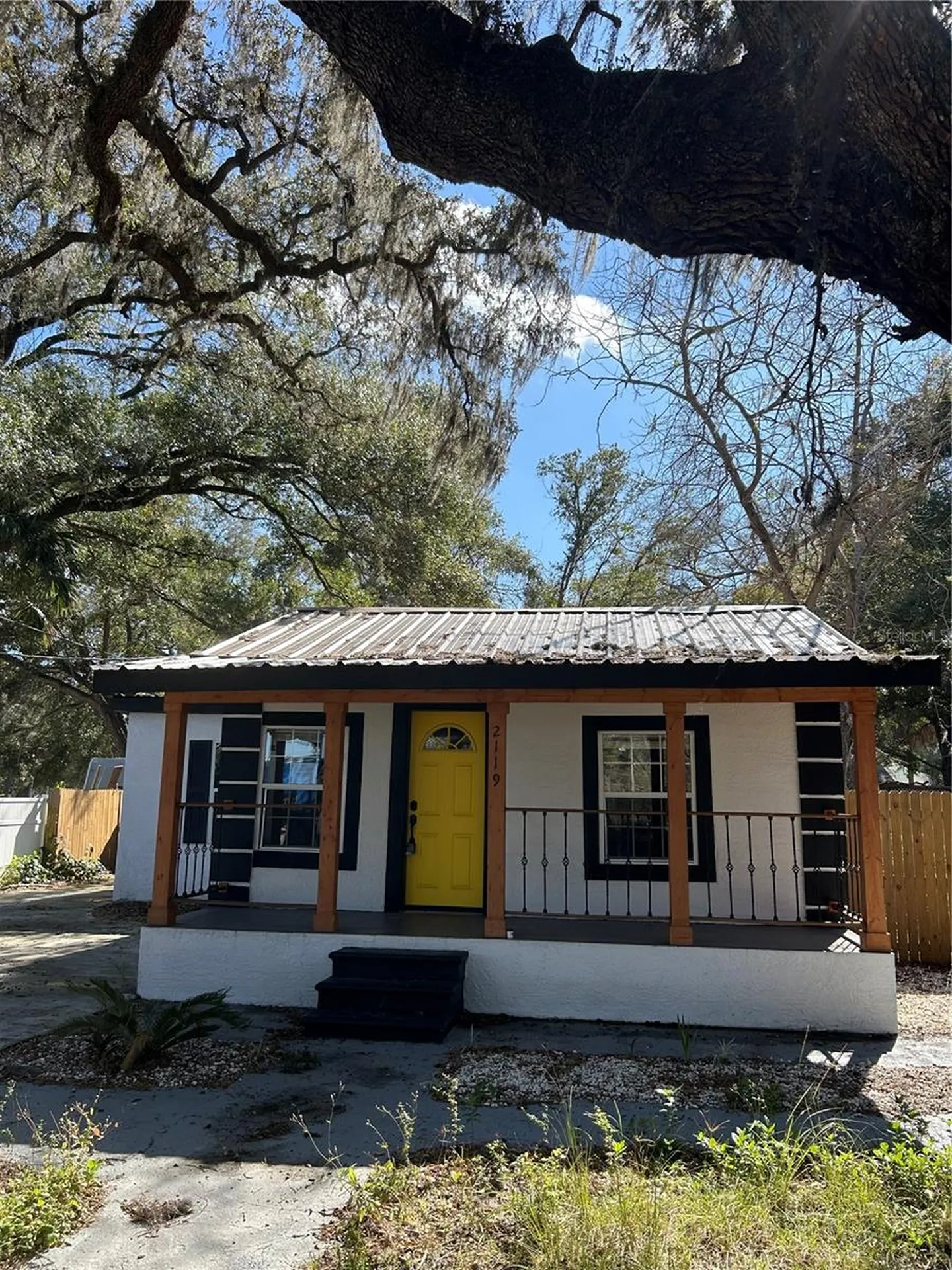 2119 E Ellicott Tampa FL 33610