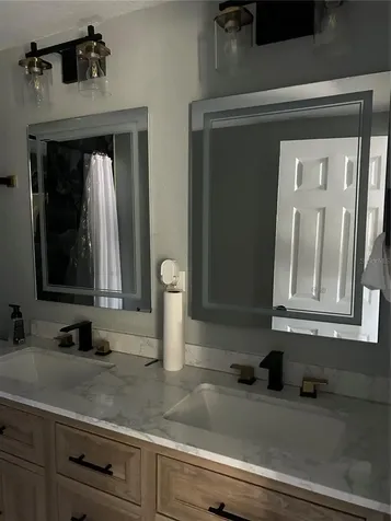 2119 E Ellicott Tampa FL 33610