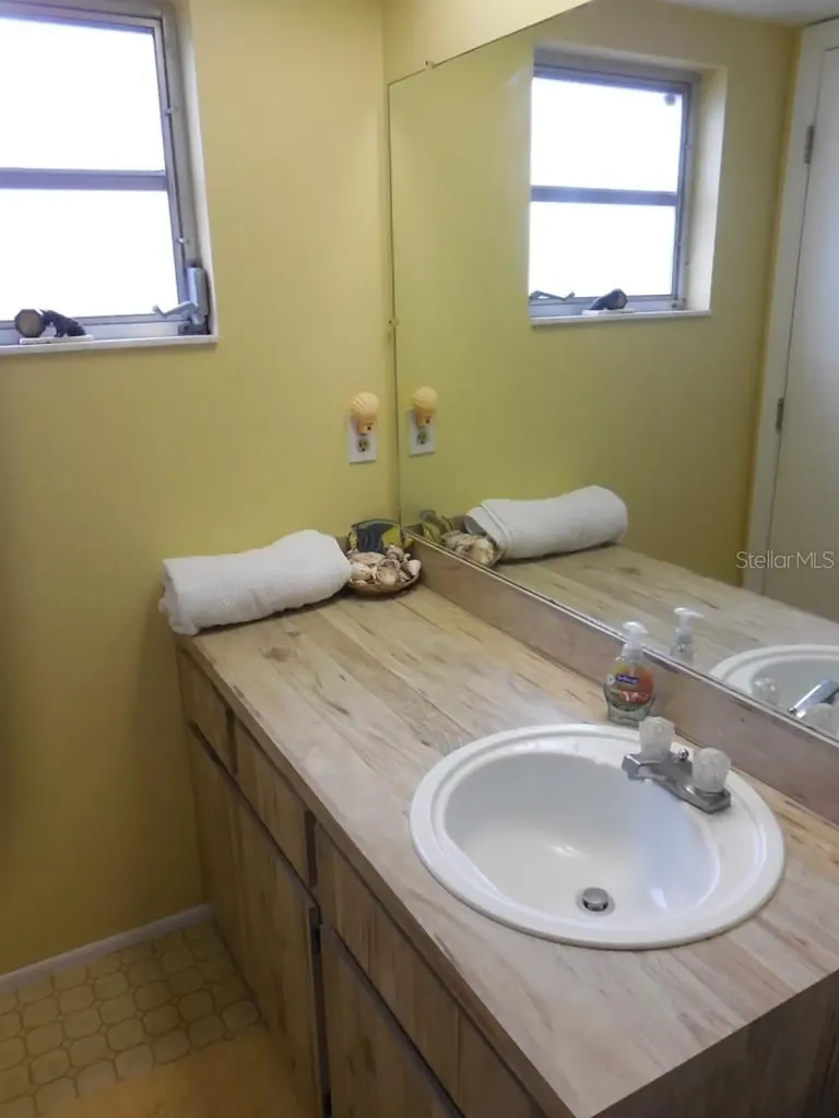 4600 98th Way N St Petersburg FL 33708