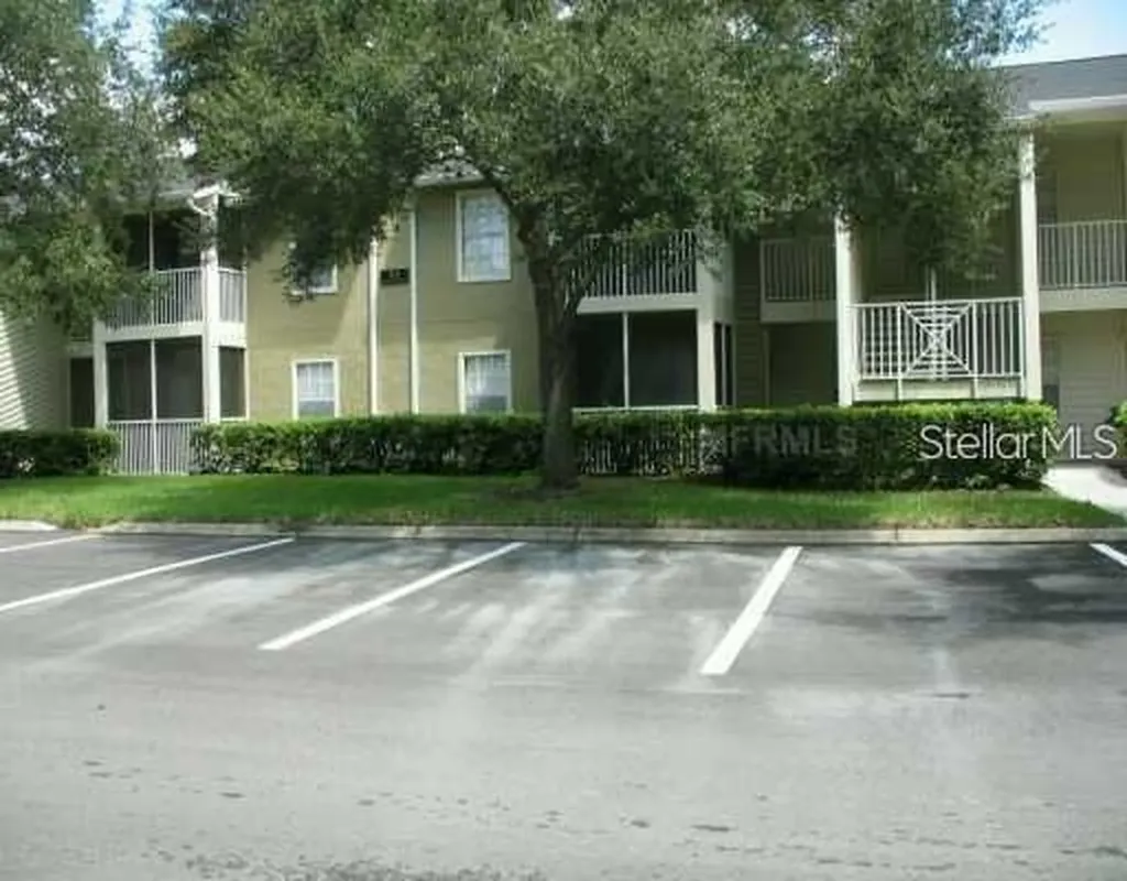 214 Lake Parsons Green Brandon FL 33511