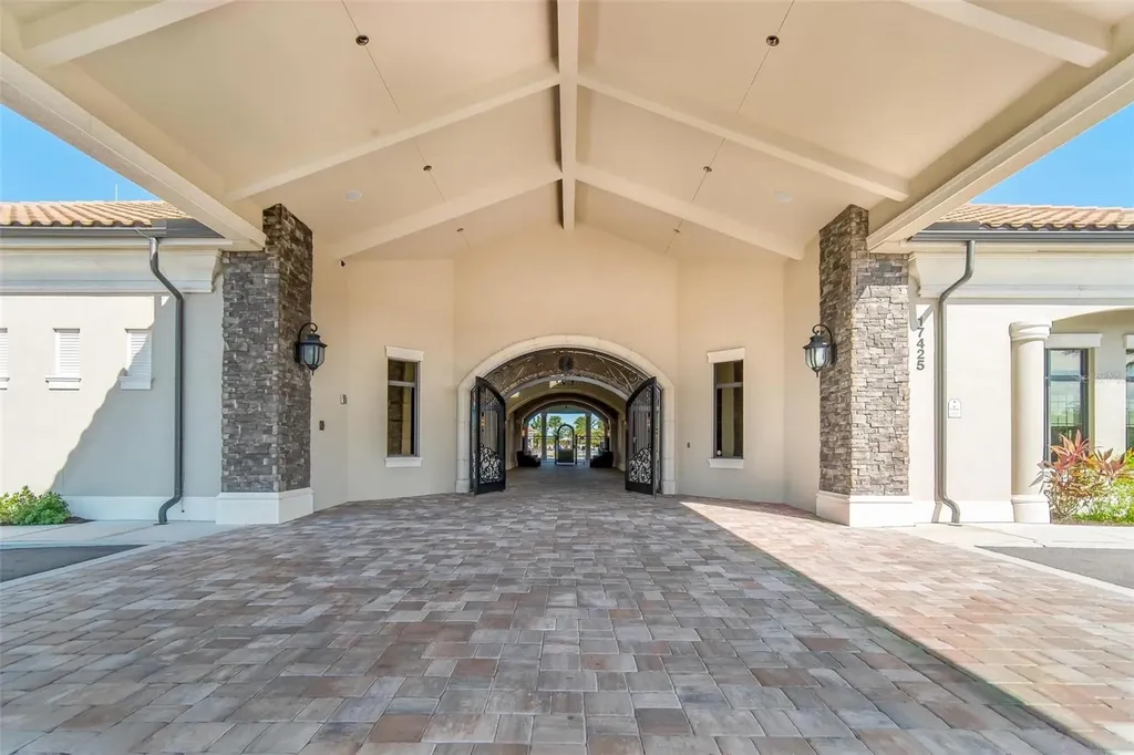 5685 Palmer Circle Bradenton FL 34211