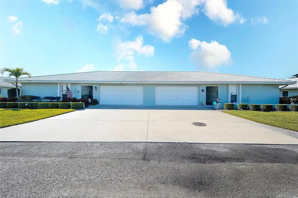 6517 10th Avenue W Bradenton FL 34209