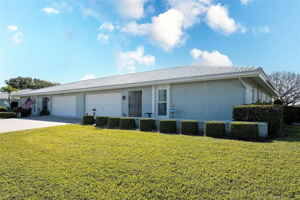 6517 10th Avenue W Bradenton FL 34209