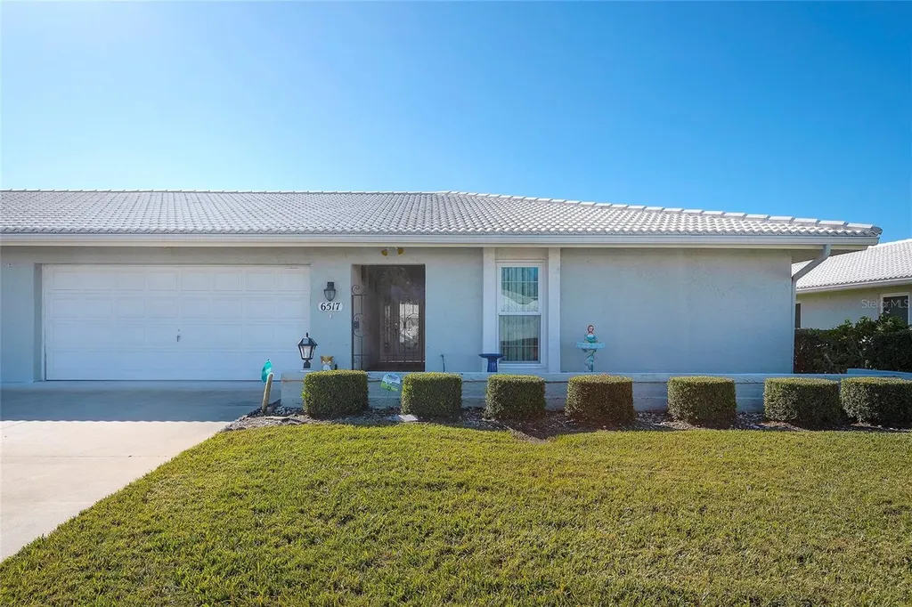 6517 10th Avenue W Bradenton FL 34209