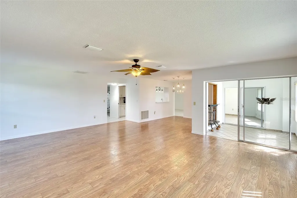 6517 10th Avenue W Bradenton FL 34209