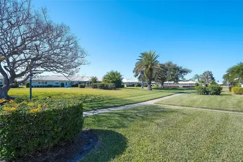 6517 10th Avenue W Bradenton FL 34209