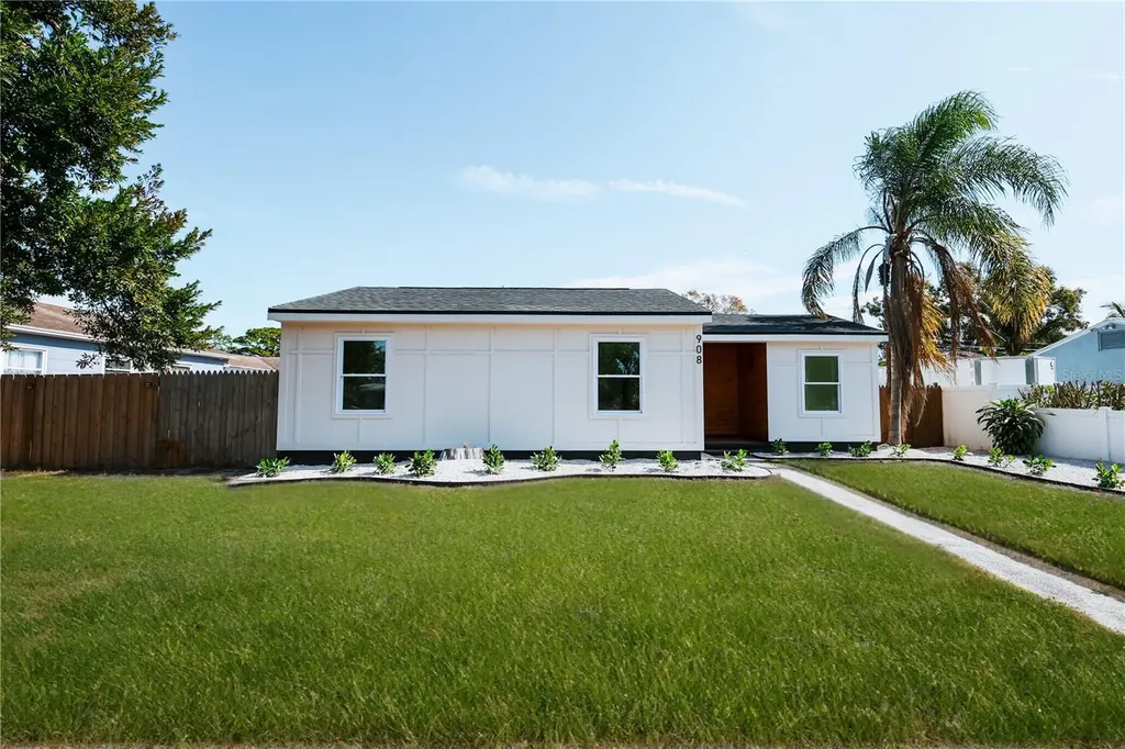 908 61st Street S Gulfport FL 33707