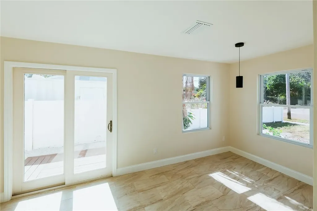 908 61st Street S Gulfport FL 33707