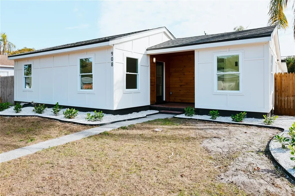 908 61st Street S Gulfport FL 33707