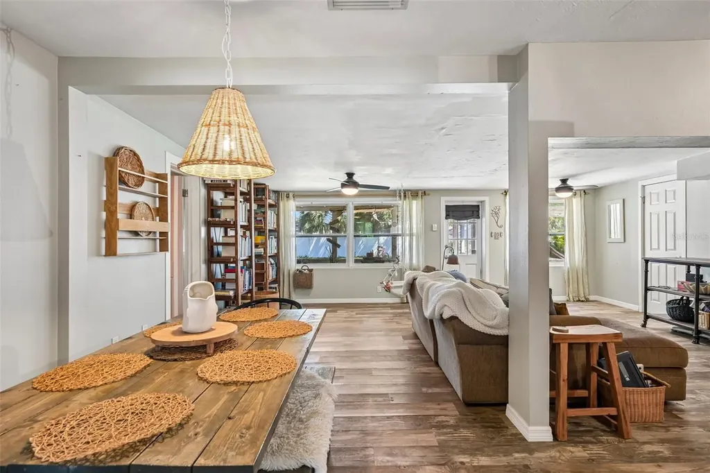 2818 11th Avenue W Bradenton FL 34205