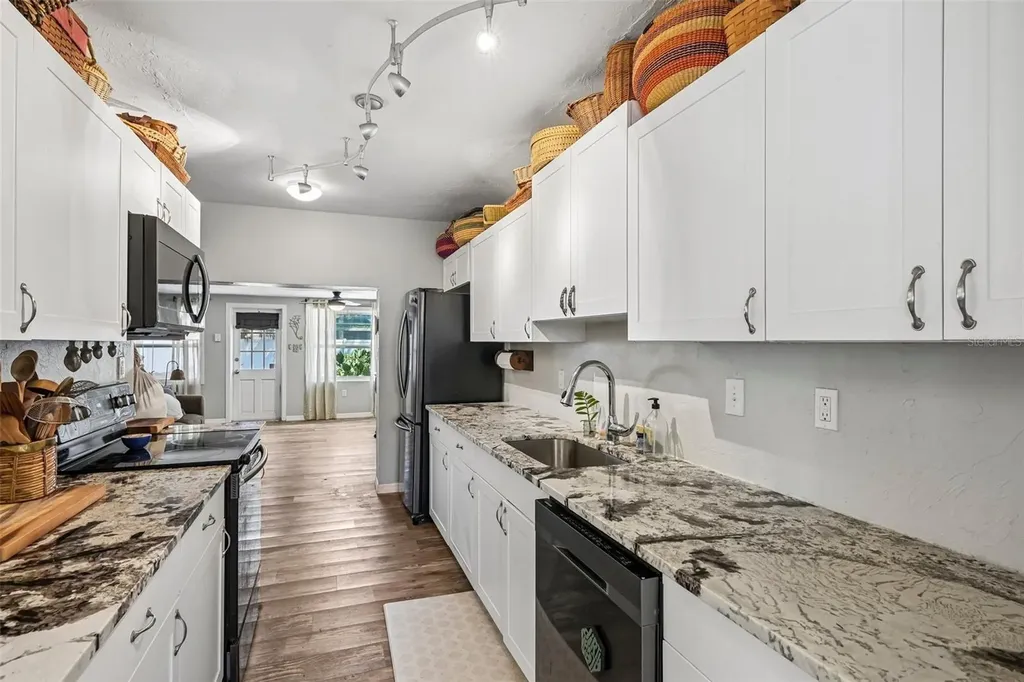 2818 11th Avenue W Bradenton FL 34205