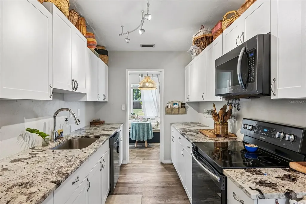 2818 11th Avenue W Bradenton FL 34205