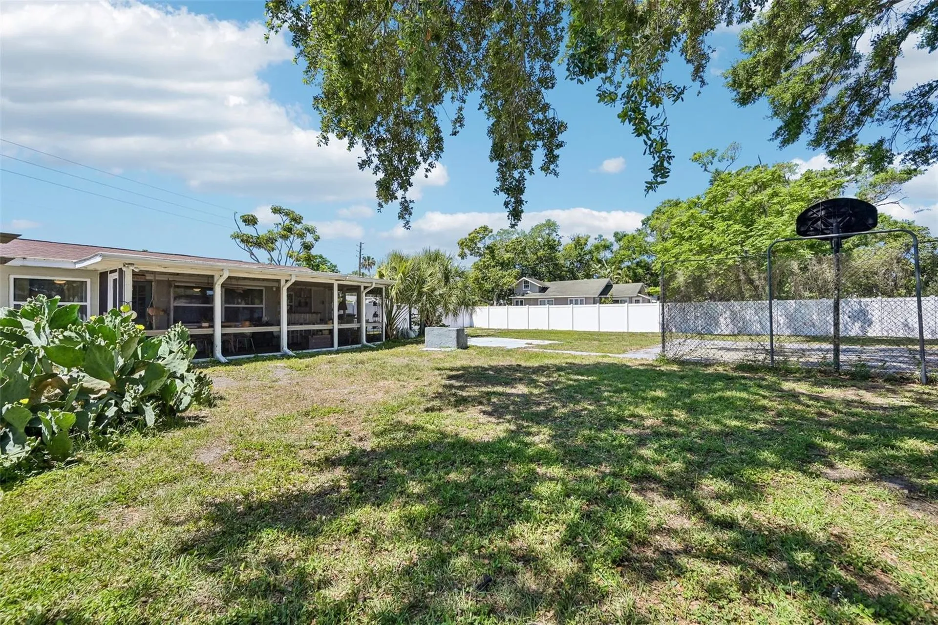 2818 11th Avenue W Bradenton FL 34205