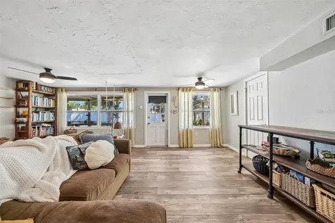 2818 11th Avenue W Bradenton FL 34205