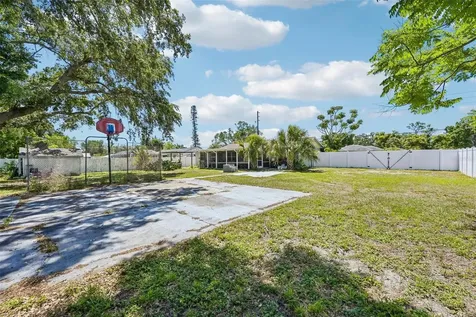 2818 11th Avenue W Bradenton FL 34205