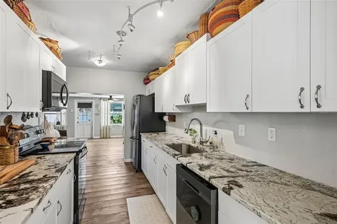2818 11th Avenue W Bradenton FL 34205