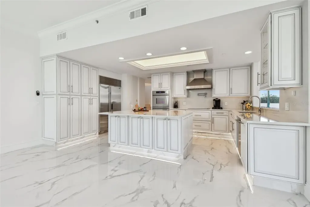 1560 Gulf Boulevard Clearwater Beach FL 33767