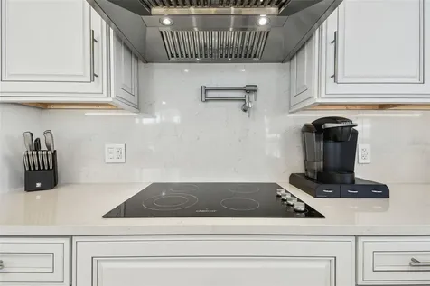 1560 Gulf Boulevard Clearwater Beach FL 33767