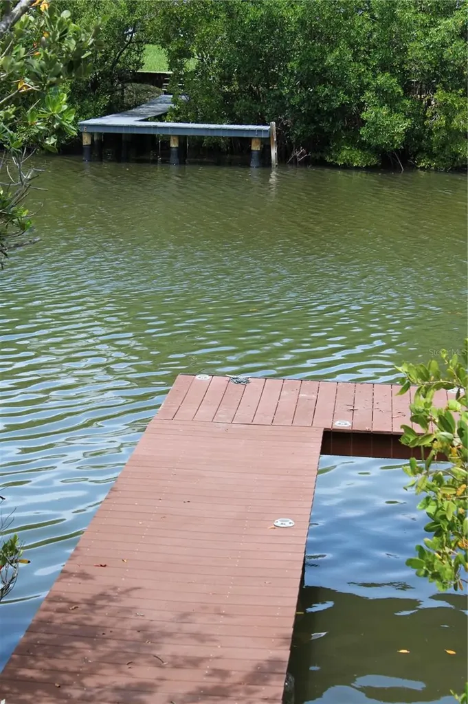 9722 Indian Key Trail Seminole FL 33776