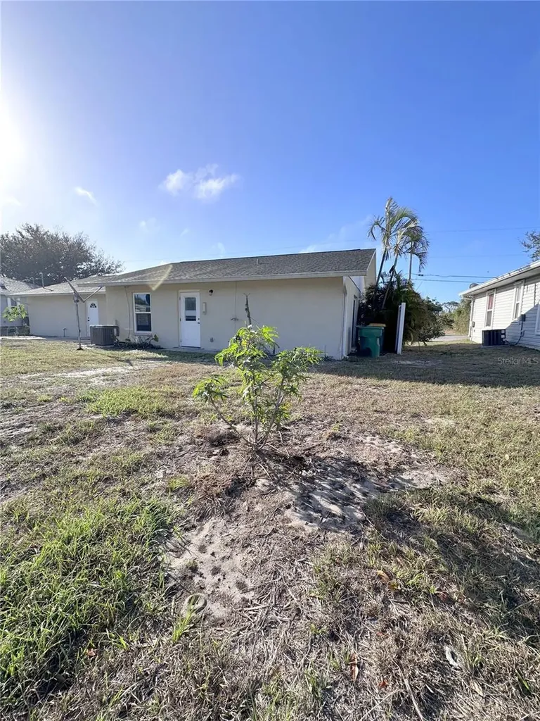 9264 Anita Avenue Englewood FL 34224