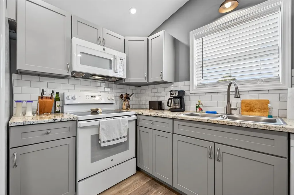 204 Crown Point Drive Nokomis FL 34275