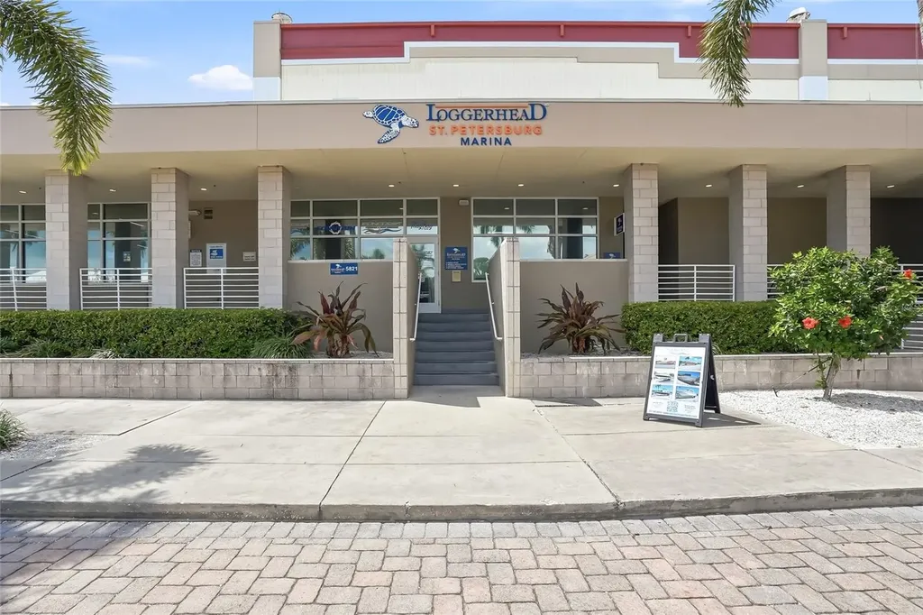 3162 Moorings Drive St Petersburg FL 33712