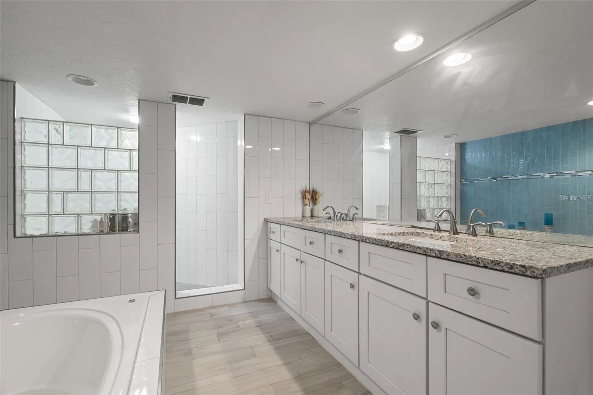1423 Water View Drive W Largo FL 33771