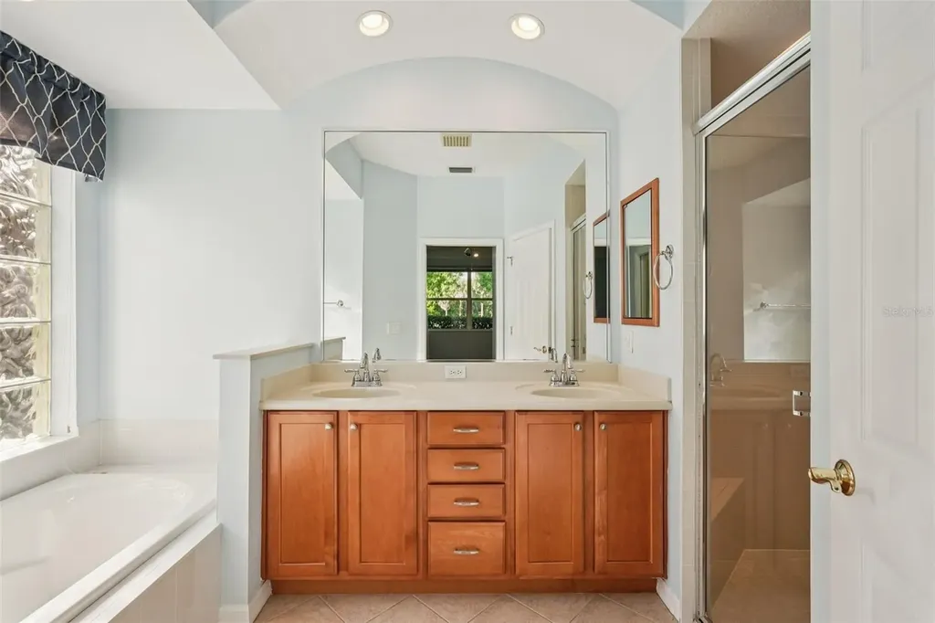 7523 Birds Eye Terrace Bradenton FL 34203