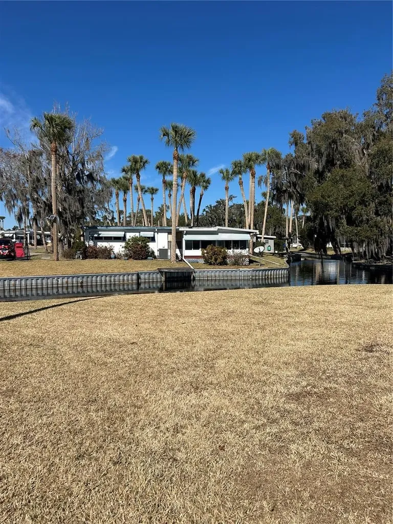 40 Sabal Palm Circle Eustis FL 32726