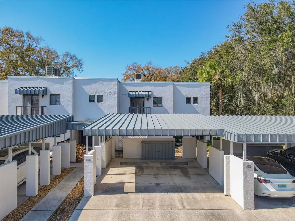 1821 Village Court Mulberry FL 33860