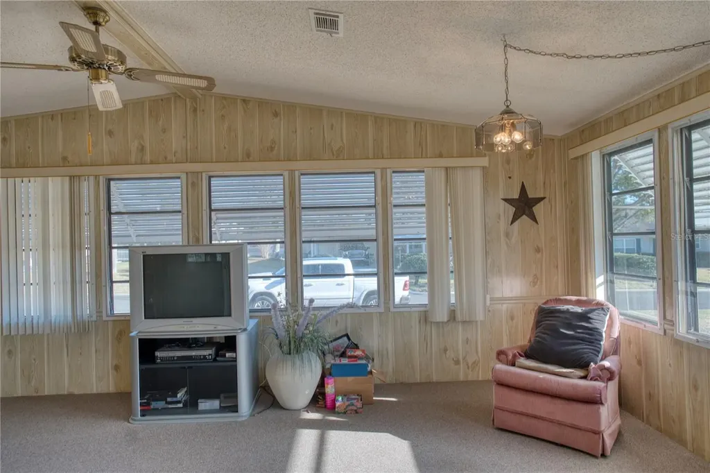 1863 W Schwartz Boulevard Lady Lake FL 32159