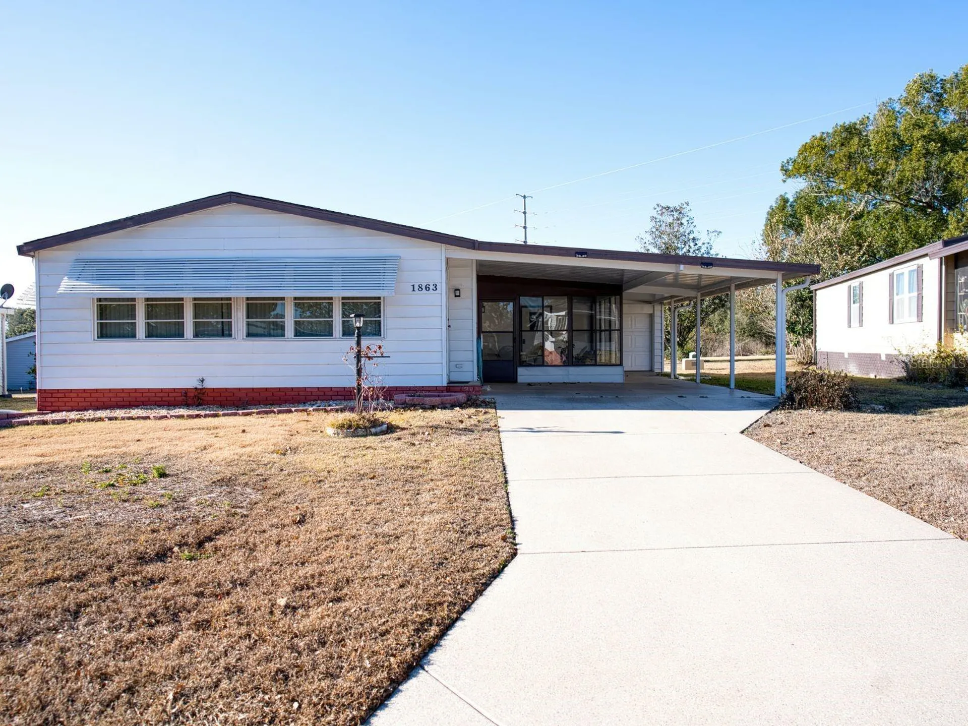 1863 W Schwartz Boulevard Lady Lake FL 32159