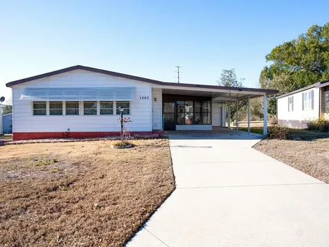 1863 W Schwartz Boulevard Lady Lake FL 32159