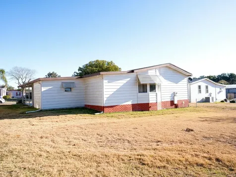 1863 W Schwartz Boulevard Lady Lake FL 32159