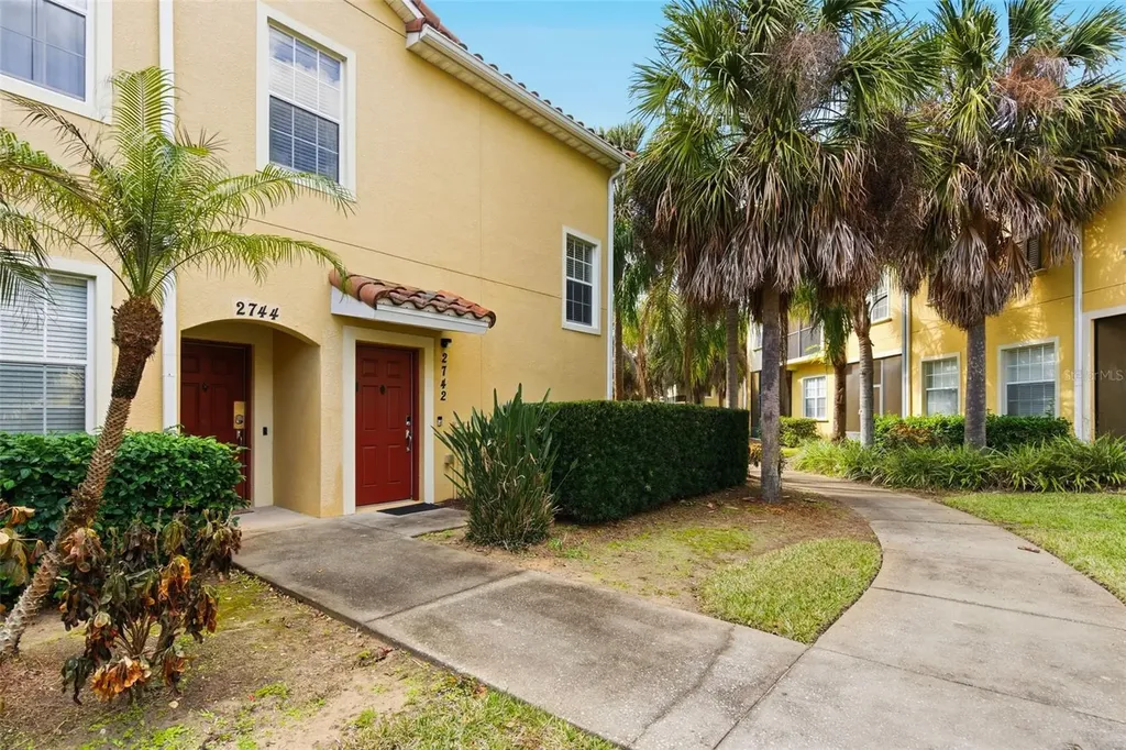 2742 Oakwater Drive Kissimmee FL 34747