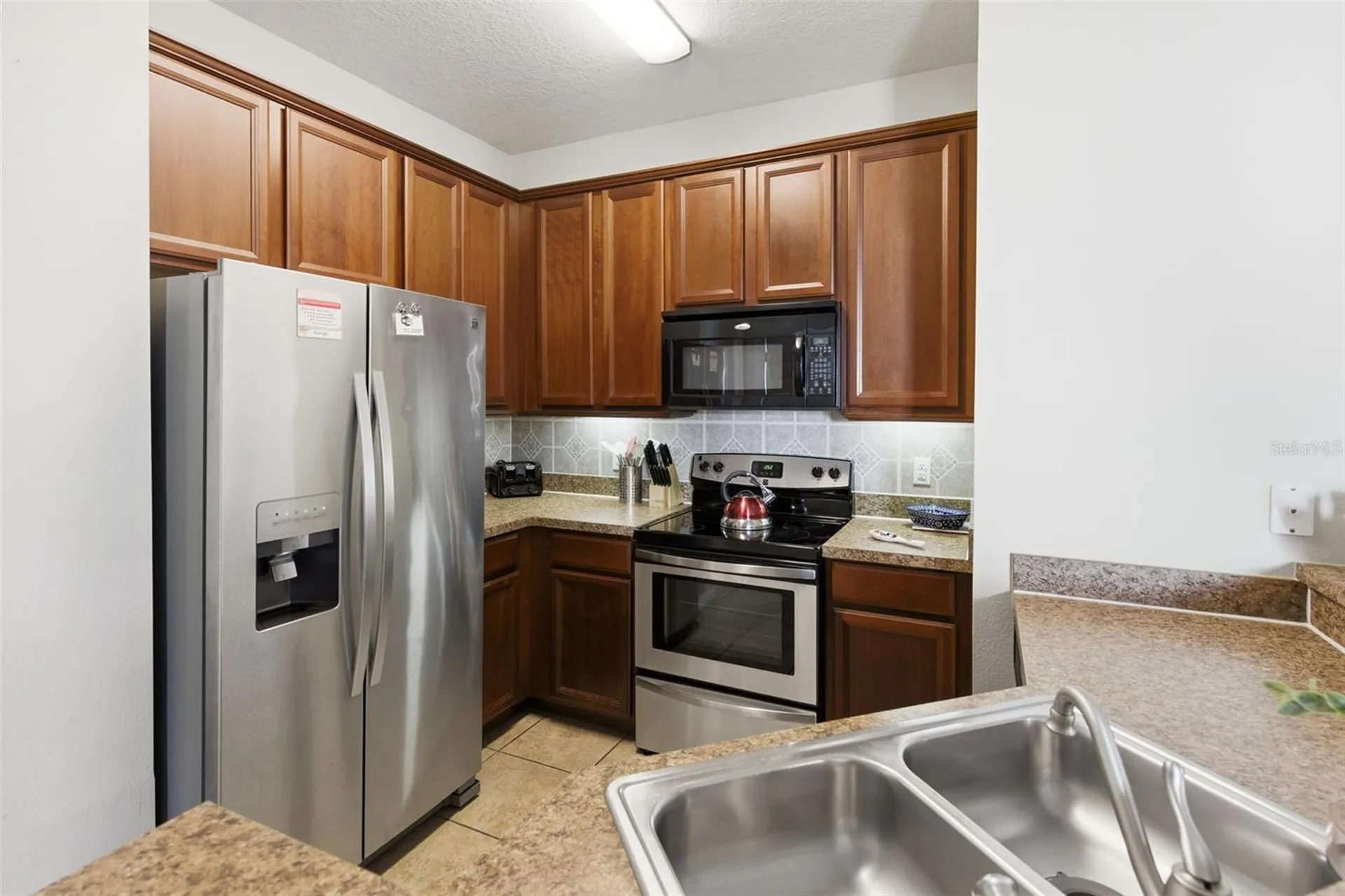 2742 Oakwater Drive Kissimmee FL 34747