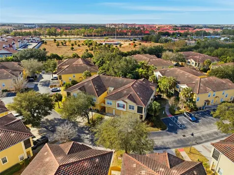 2742 Oakwater Drive Kissimmee FL 34747