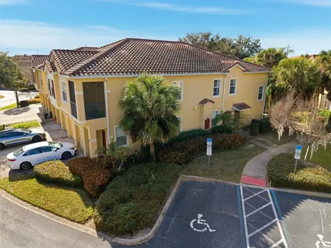 2742 Oakwater Drive Kissimmee FL 34747