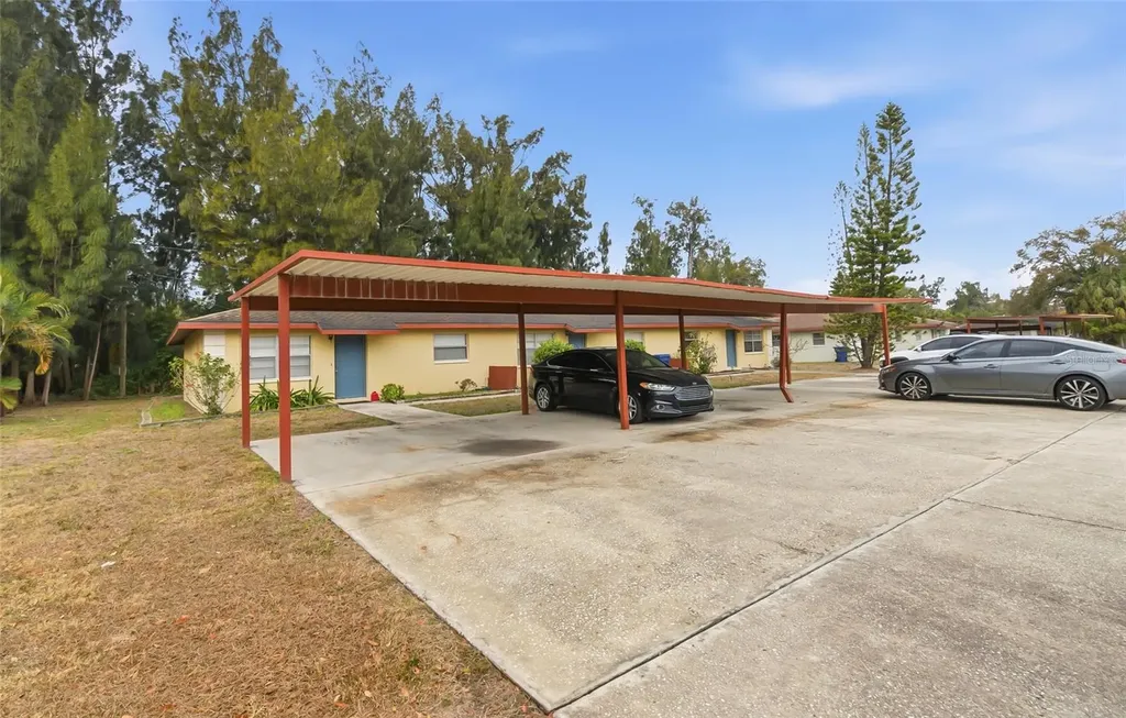 5600 59th Way N St Petersburg FL 33709