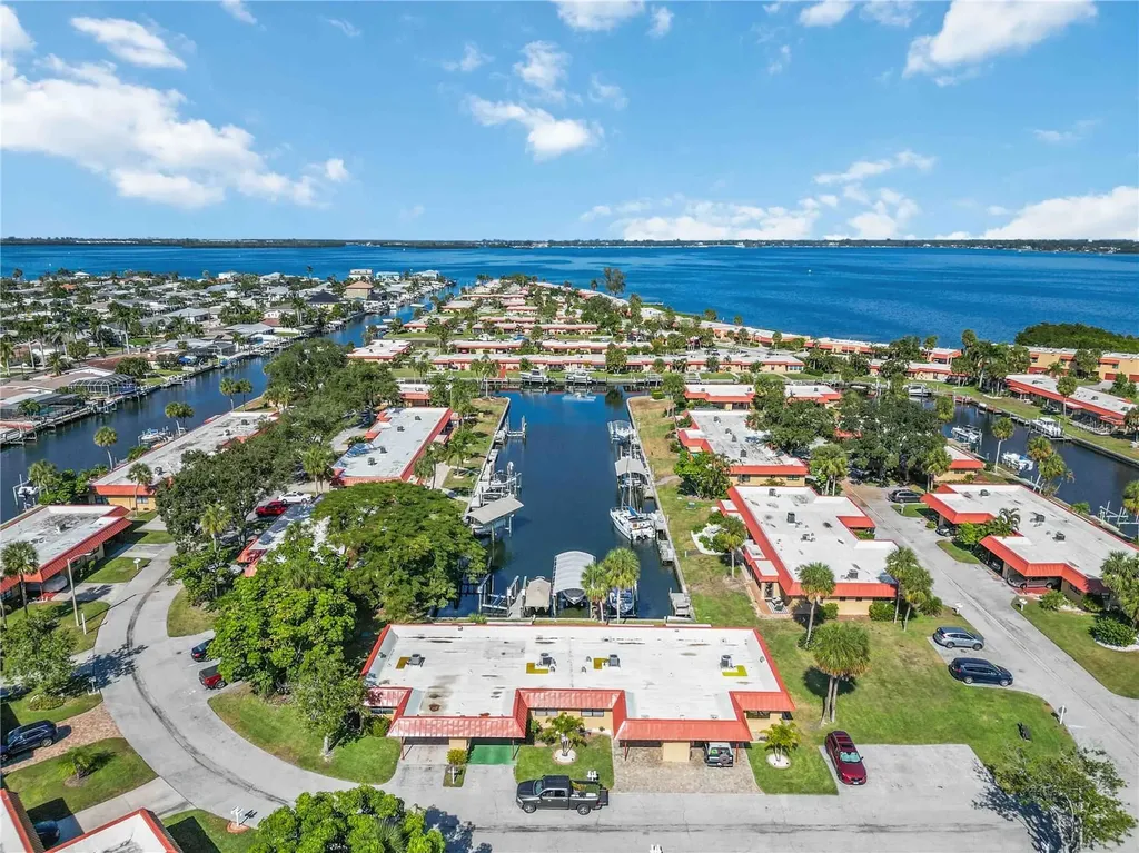 9606 Valencia Cove Bradenton FL 34210