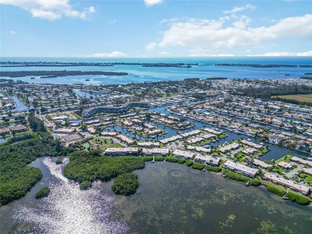 9606 Valencia Cove Bradenton FL 34210