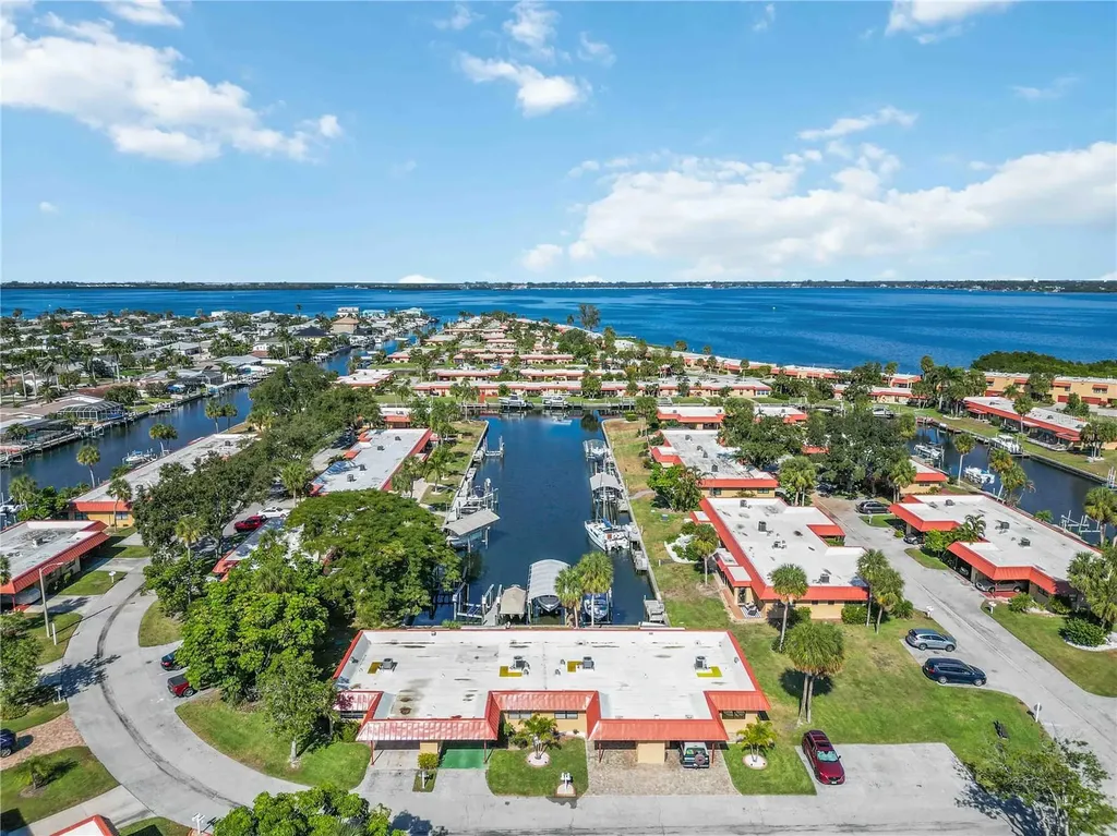 9606 Valencia Cove Bradenton FL 34210