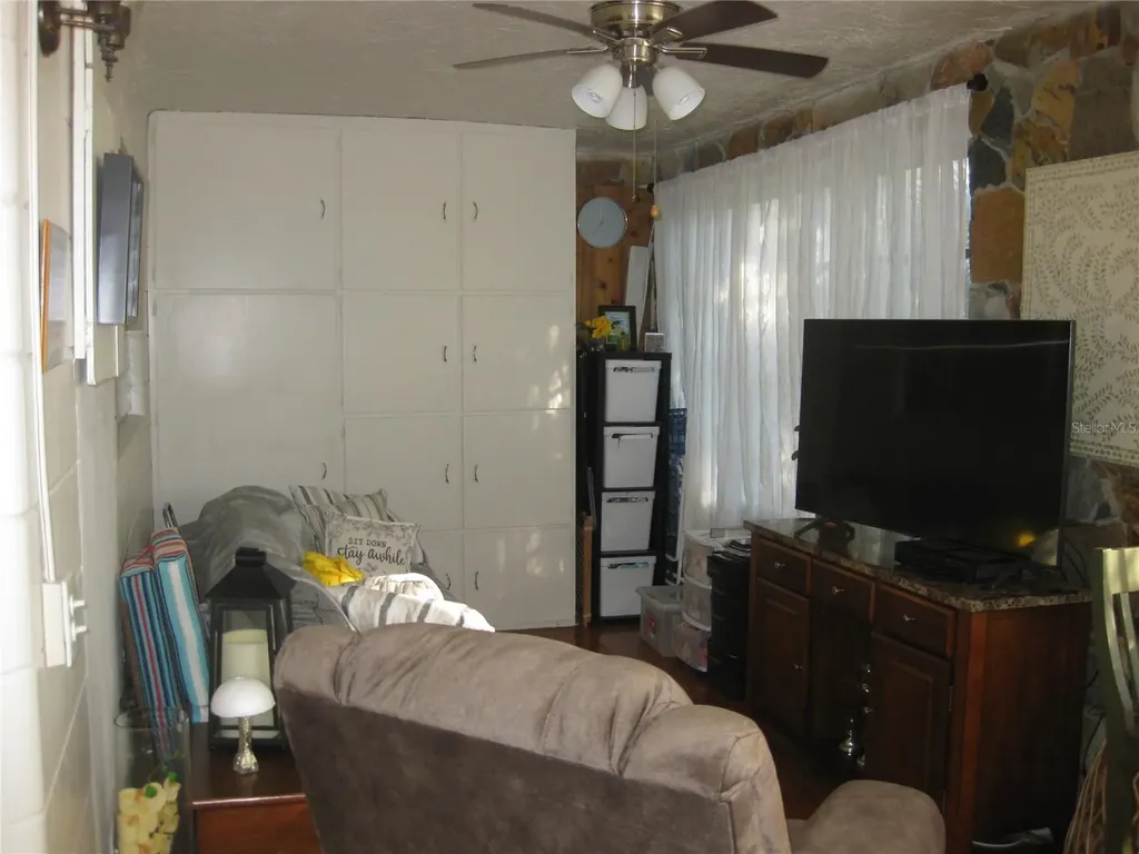 5860 43rd Terrace N Kenneth City FL 33709