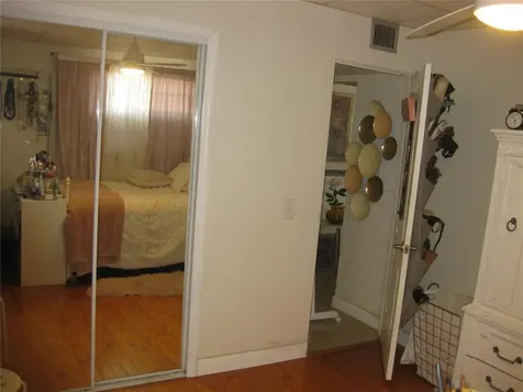 5860 43rd Terrace N Kenneth City FL 33709