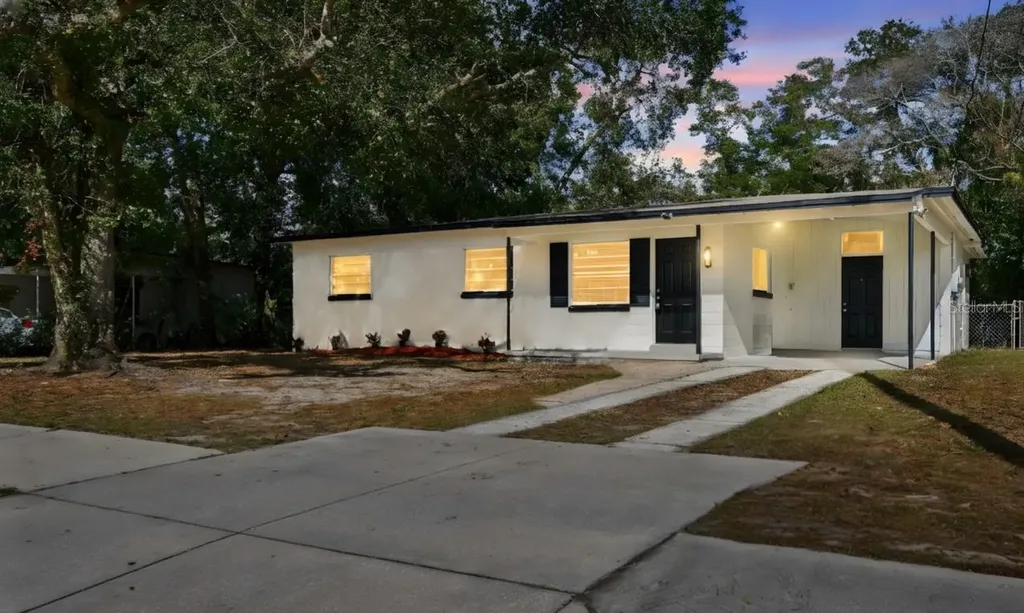 1535 Hialeah Street Orlando FL 32808