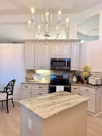 405 Wellington Court Venice FL 34292