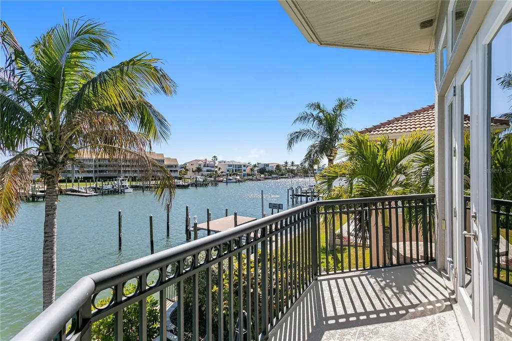 6103 Pasadena Point Boulevard S Gulfport FL 33707